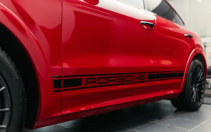 Porsche Cayenne cena 499900 przebieg: 85000, rok produkcji 2021 z Polanica-Zdrój małe 407